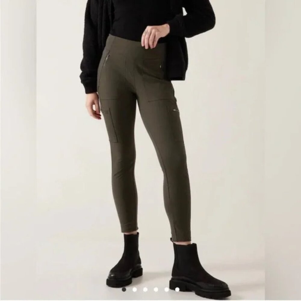 Athleta Headlands Hybrid Cargo II Tight size 24 Peat